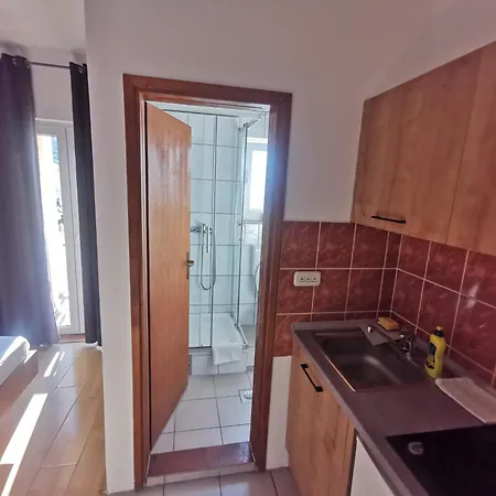 Casa de hóspedes Lezenic M Neum