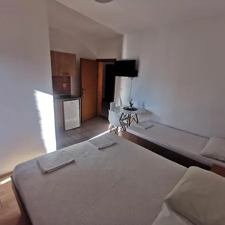 Lezenic M ゲストハウス