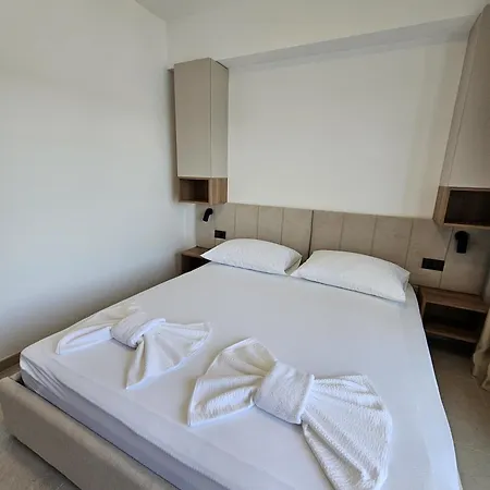 Lezenic M ゲストハウス *