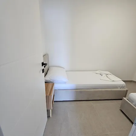 Lezenic M * ネウム