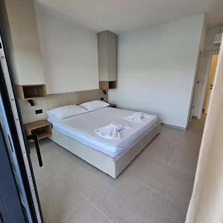 Lezenic M ゲストハウス *