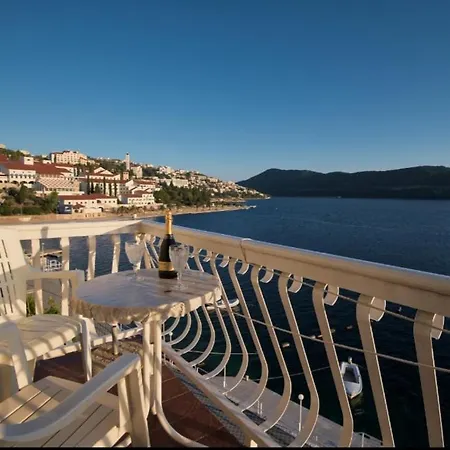 ゲストハウス Lezenic M