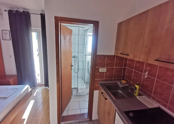 Guest house Lezenic M Neum