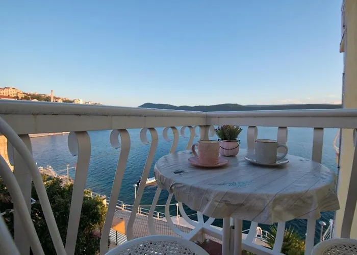 Lezenic M Affittacamere Neum